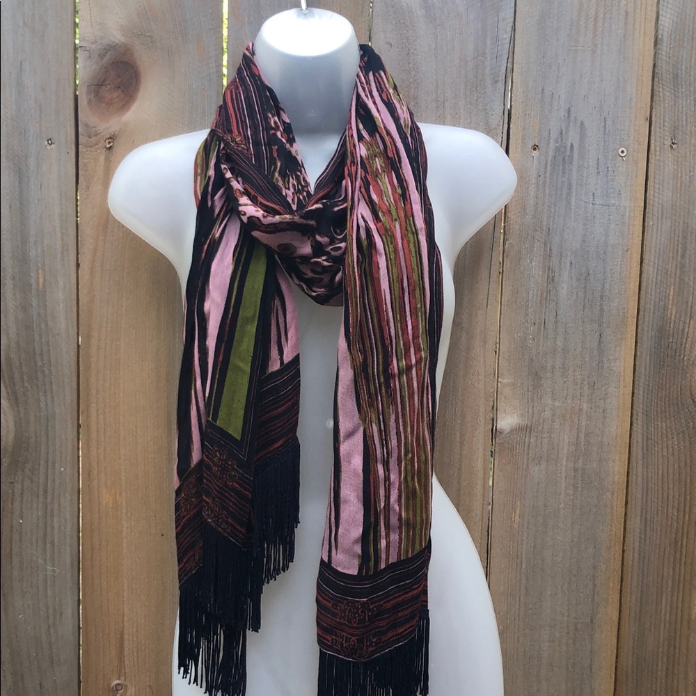 Sam Edelman Ikat pattern Shawl with fringe. VTG EC